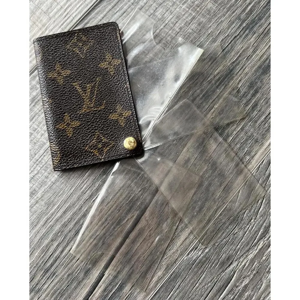 LOUIS VUITTON Monogram Canvas Card Holder